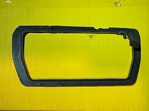 Jaguar XJ40 90-94 models Rubber seal gasket for Chrome door handle outer front left