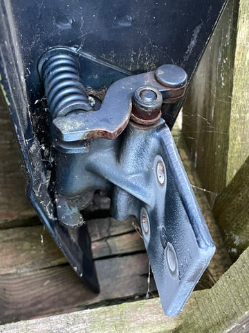 Daimler Jaguar XJ40 Right side door lower Hinge set (front or rear)