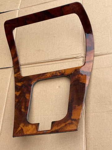 Daimler Jaguar XJ40 Walnut Ski slope centre console veneer