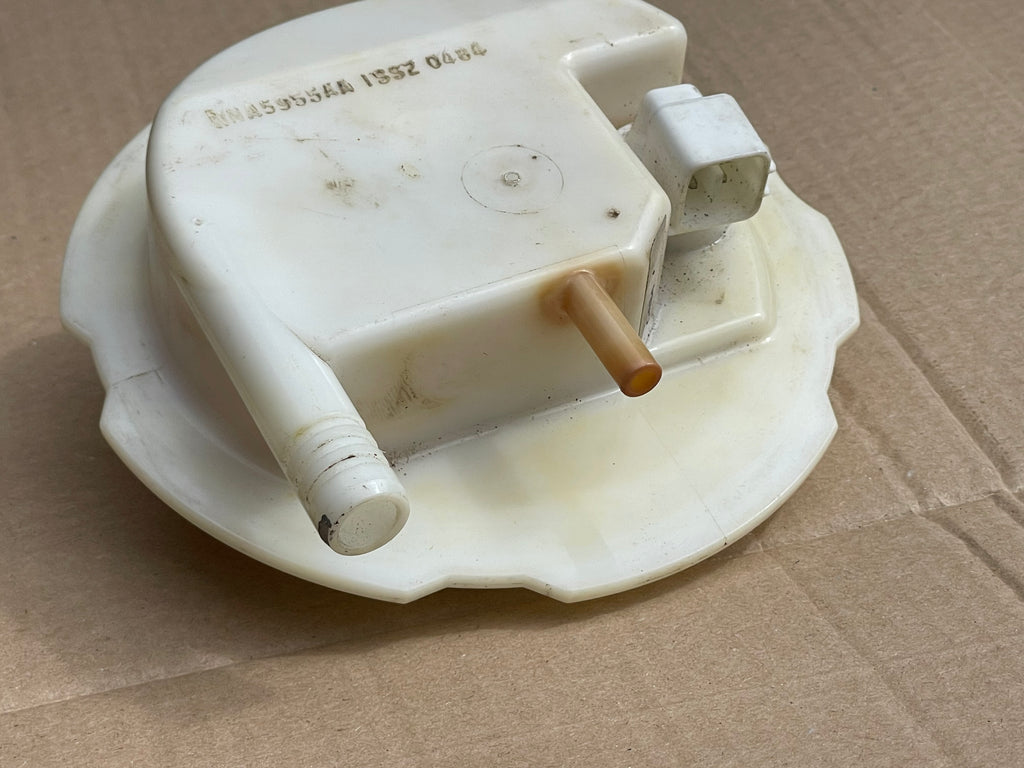 Daimler Jaguar XJS XJ40 XJ6 Evaporative Loss Flange fuel tank lid cove