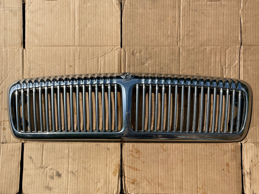 Daimler JAGUAR X300 X305 VDP Fluted Front Radiator Grill Black Cherry