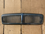 Daimler JAGUAR X300 X305 VDP Fluted Front Radiator Grill
