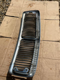 Daimler JAGUAR X300 X305 VDP Fluted Front Radiator Grill