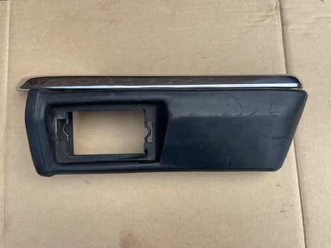 Daimler Jaguar VDP XJ40 Left side front bumper side section with chrome