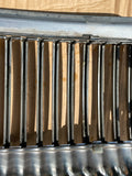 Daimler JAGUAR X300 X305 VDP Fluted Front Radiator Grill