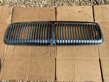 Daimler JAGUAR X300 X305 VDP Fluted Front Radiator Grill