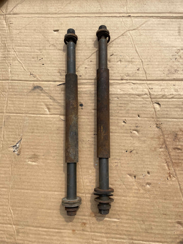 Daimler Jaguar XJ40 XJ81 xj6 Rear lower wishbone fulcrum bolts pin x2