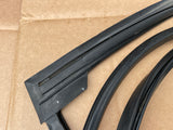 Jaguar XJ40 88-93 front screen rubber outer finisher seal