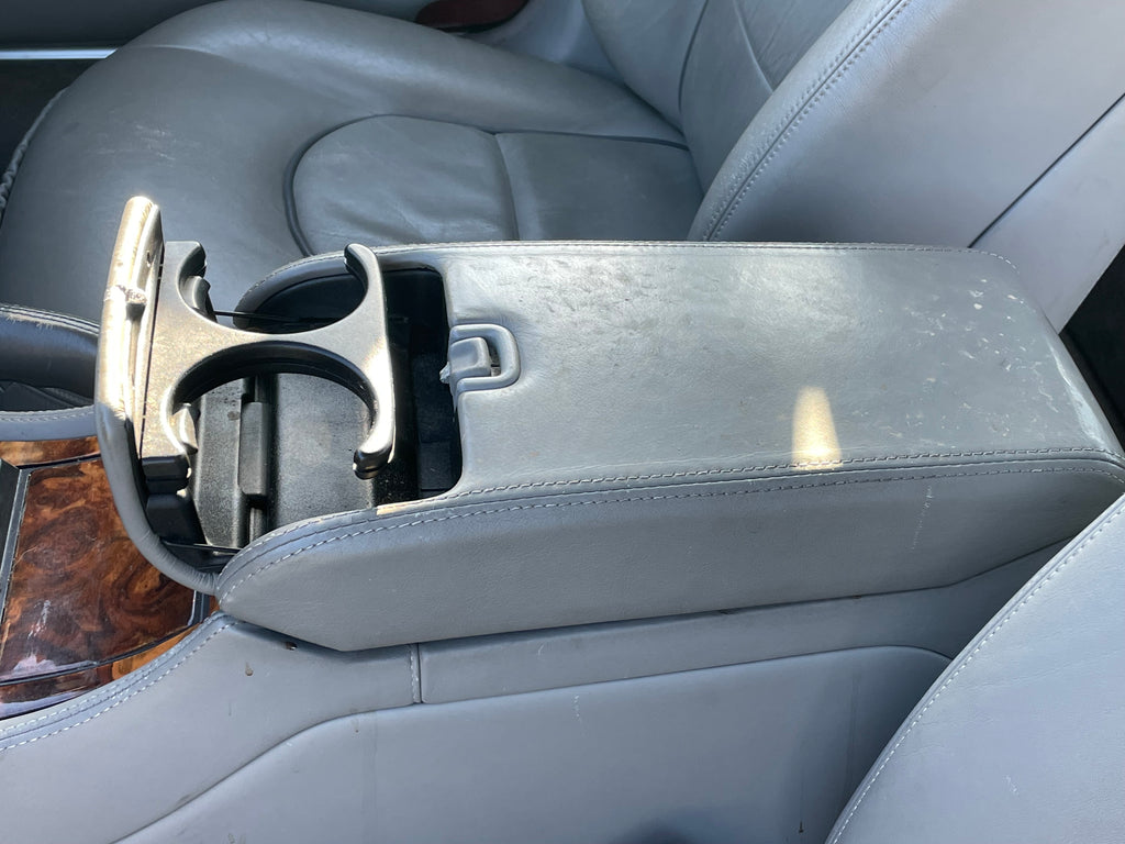 Daimler Jaguar X300 XK8 x308 XJ40 Cup holder arm rest centre