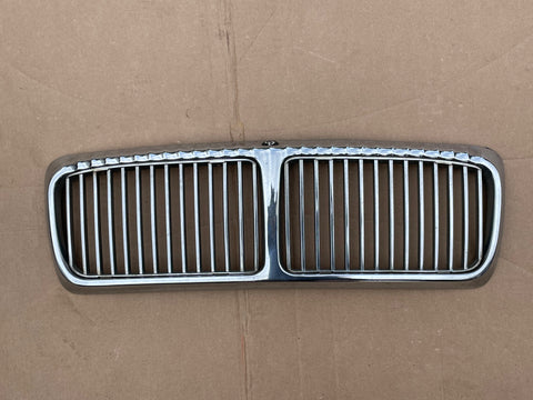Daimler JAGUAR XJ40 Fluted Front Radiator Grill