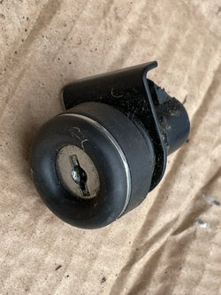 Jaguar XJ40 Glovebox lock barrel