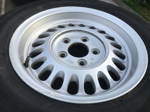 DAIMLER JAGUAR XJ40 METRIC Teardrop alloy wheel x1 5x120.65 220/65 R390 tyre