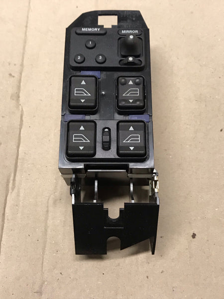 Daimler Jaguar X300 RHD driver’s window mirror switch pack with Memory DBC11418