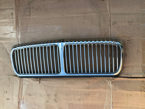 Daimler JAGUAR XJ40 Fluted Front Radiator Grill