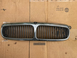 Jaguar X308 XJ8 front grill