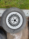 Daimler JAGUAR series 1,2,3 XJS XJ40 15” Lattice Cross Spoke alloy wheel x1 15x6.5J 5x120.65 pcd CBC2469 with Pirelli tyre