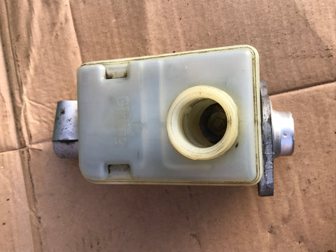 Jaguar XJ40 86-89 3.6/2.9 Models Brake Master Cylinder & Reservoir JLM805