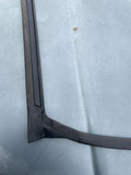 Jaguar X300 94-97 front wind screen rubber outer finisher seal