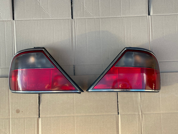 Daimler Jaguar X300 Sovereign 94-97 Rear Lamps Tail Lights set L&R with chrome surround