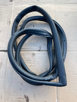 Jaguar Daimler X300 X308 Inner door rubber seal OSF Right side Front