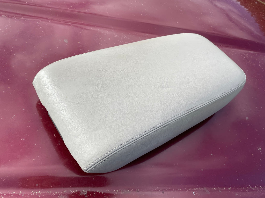 Jaguar XJ40 X300 X308 XK8 Oatmeal AGD centre console arm rest