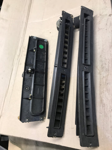Jaguar XJ40 dash vacuum vent flaps x3