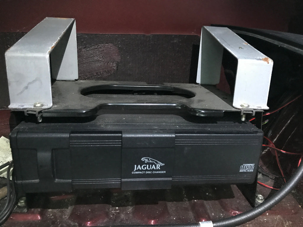 JAGUAR 純正CDチェンジャー LNE4160AA 遅れ