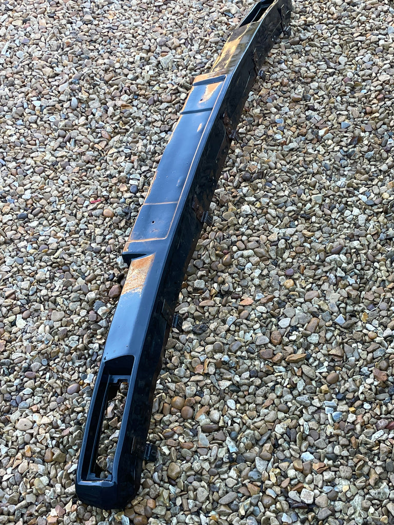 ジャガー　XJ XJ40 フロントバンパー　ラバー Jaguar XJ40 XJ6 front bumper centre Steel beam & Rubber Cover 86