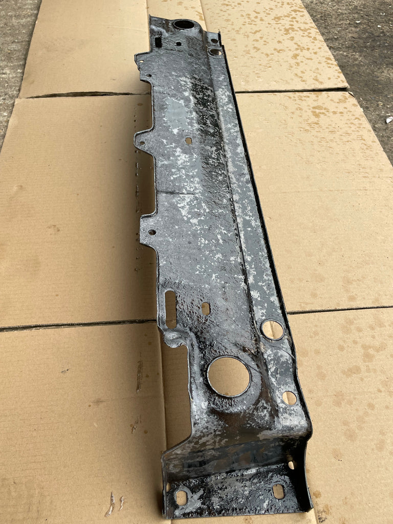 thumbnail image 2 of Jaguar XJ40 X300 Radiator Mount Bush Support Cradle – Upper And Lower, UK Made 2 of 4