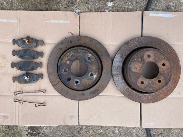 Daimler Jaguar X300 X308 Brake Discs & pads Set 94-2002