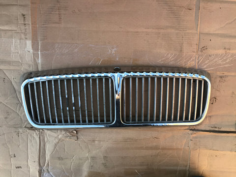 Daimler JAGUAR XJ40 Fluted Front Radiator Grill