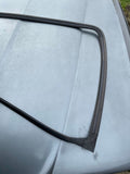 Jaguar X300 94-97 front wind screen rubber outer finisher seal