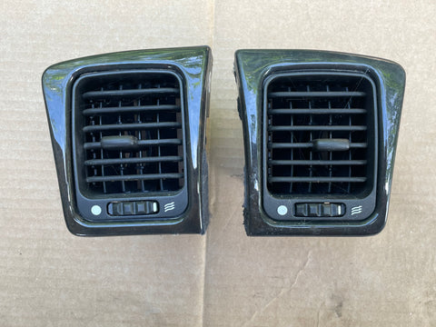 Jaguar X300 Dash Board side Vents left & right Undamaged