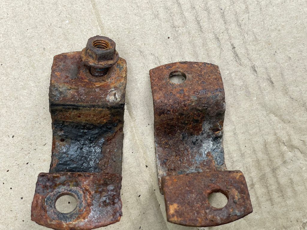 Jaguar XJ40 X300 Front Anti Roll Bar Brackets X2 6cyl & V12 Black