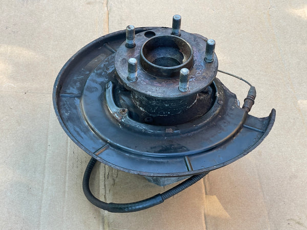 Daimler Jaguar X300 3.2 4.0 6.0 rear Left side Hub & Carrier 1997 models