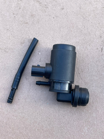 NEW *DBC6796 Daimler Jaguar XJ40 93-94 Windscreen Washer Reservoir Aftermarket compatible part