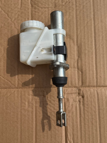 NEW NOS Jaguar XJ40 XJ6 3.6/2.9 86-89 CLUTCH MASTER CYLINDER CAC6727