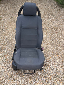 Land Rover Discovery 3 L319 04-09 genuine Right front seat Cloth Manually operated- SPARES OR REPAIRS