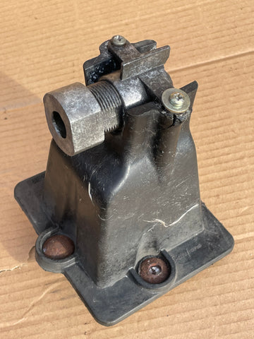 Jaguar X300 X308 rear bumper mount x1 HNG6567AA