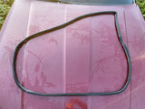 Jaguar XJ40 Left front door aperture rubber seal weather strip
