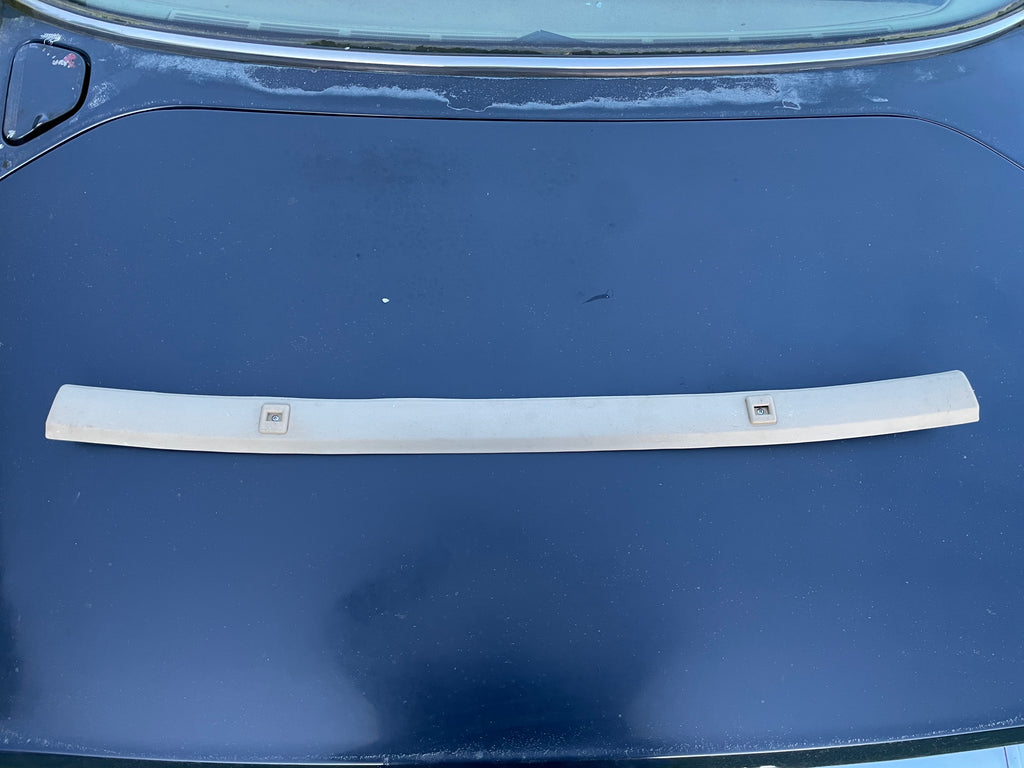 Jaguar Daimler XJ40 rear roof Cant Rail AEE Doeskin with sun blind fix ...