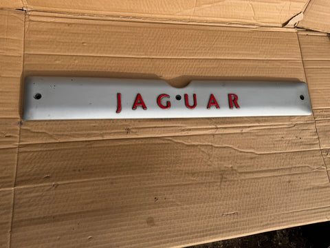 Jaguar X300 AJ16 XJR6 4.0 Supercharged Engine Rocker Cam Coil pack Cover Red letters NBC2570FA