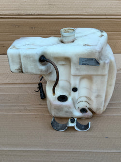 Daimler Jaguar XJ40 86-92 Screen washer bottle Reservoir- requires rubber grommet/ brass nut for the pump clamp