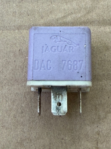 Jaguar XJ40 XJS X300 Violet relay Hella 4RD 008 520-47 DAC7687
