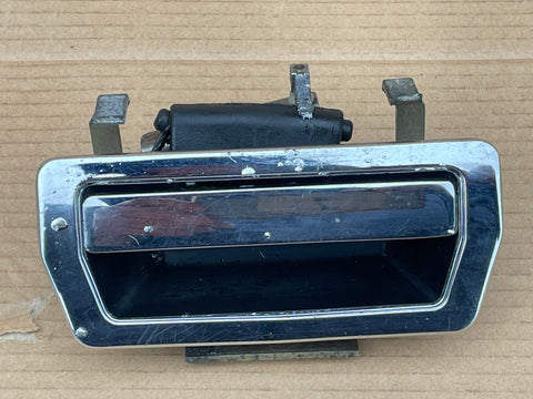 Jaguar XJ40 3.6 2.9 86-89 early version RH Rear outer chrome door handle BEC20248