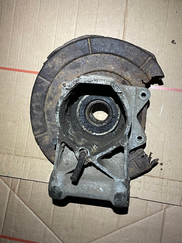 Daimler Jaguar XJ40 X300 3.2 4.0 6.0 rear Left side Hub Carrier CAC9483 P