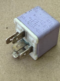 Jaguar XJ40 XJS X300 Violet relay Hella 4RD 008 520-47 DAC7687