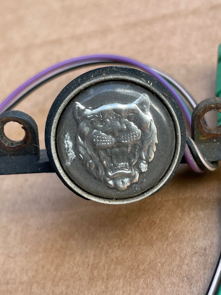 Jaguar X308 X300 XJ6 XJ8 Grey boot trunk release open switch button