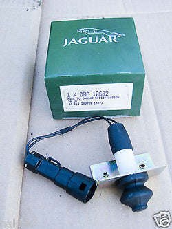 Jaguar XJ40 Under Bonnet Security Light Switch