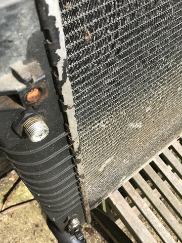 Jaguar XJ40 X300 radiator MNA4190DB – Black Cherry Jaguar